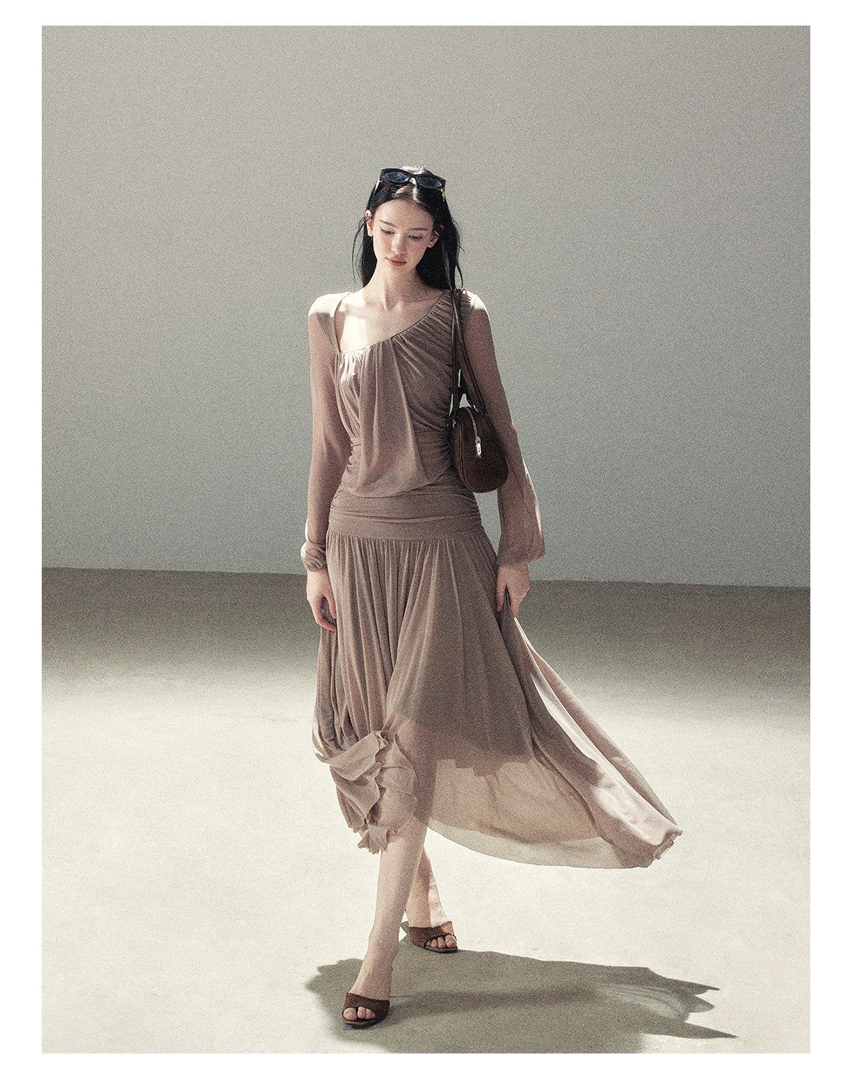 170726 "Waiting for Autumn Rain" Silver Mouse Gray Off-Shoulder Pleated Skirt Set