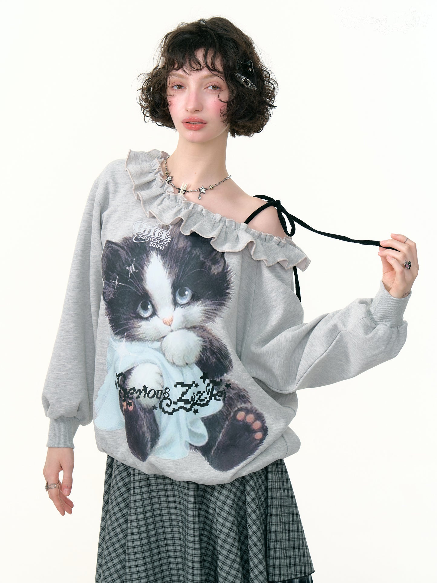 ZiziFei - Retro-Futuristic Cat-Print Off‑Shoulder Sweatshirt
