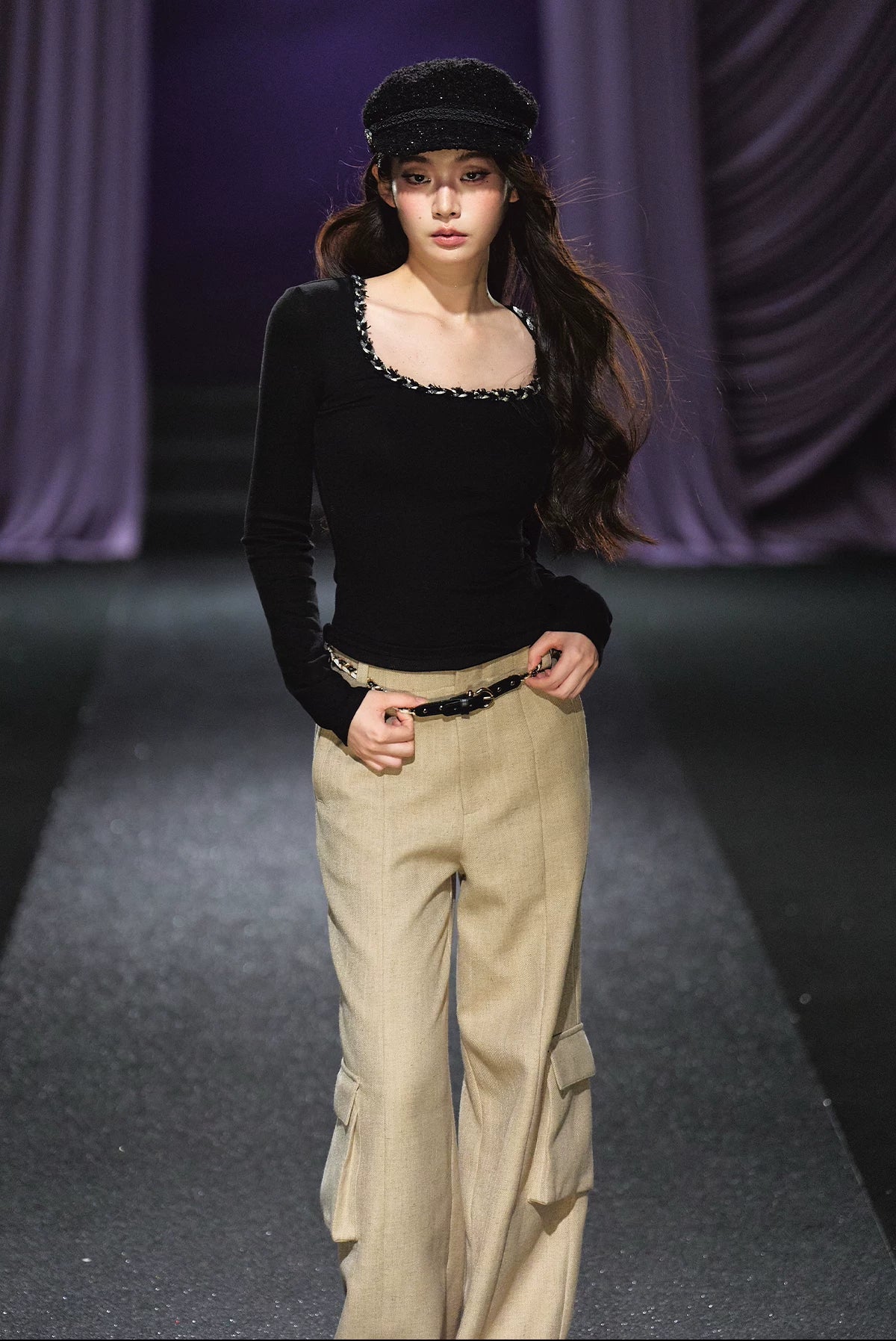 "Heiress Charm" Square Neck Knit Top (Black/ Light Apricot)