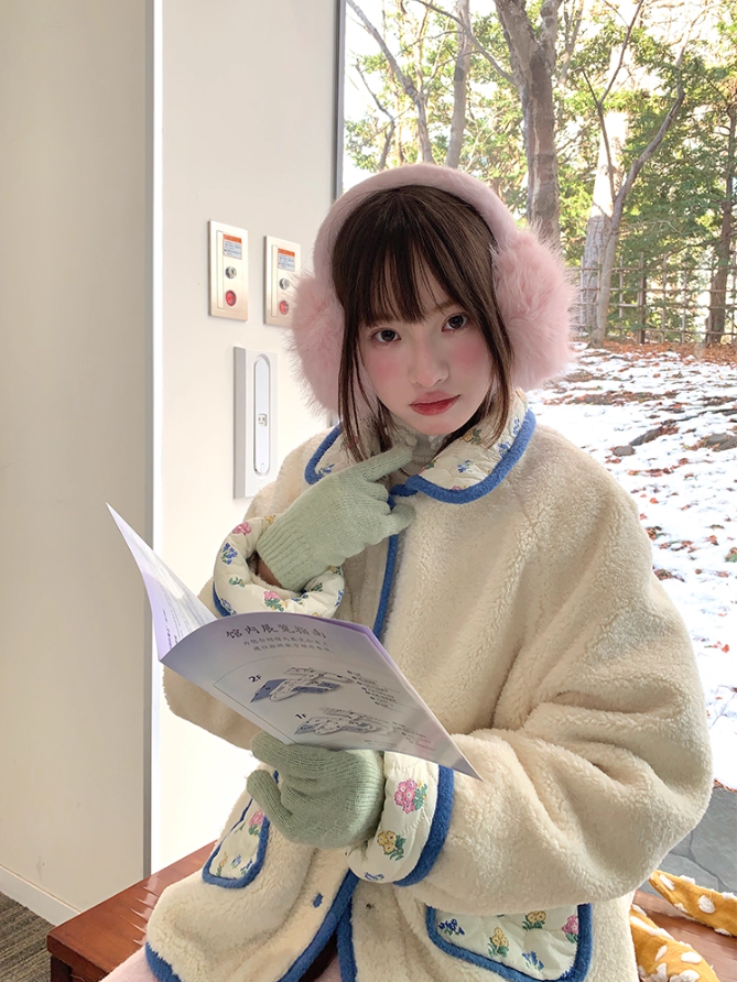 罐头士多所 Reversible Floral Sherpa Padded Jacket