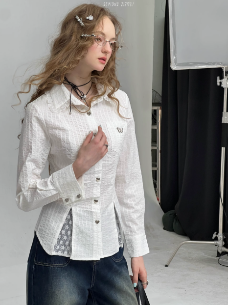 ZiziFei - Y2K Fitted White Shirt – Vintage Lace Panel Button-Up with Heart Details
