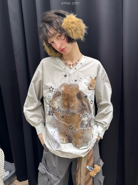 ZiziFei - Cat & Bunny Graphic V-Neck Sweatshirt – Studded Retro Thin Pullover