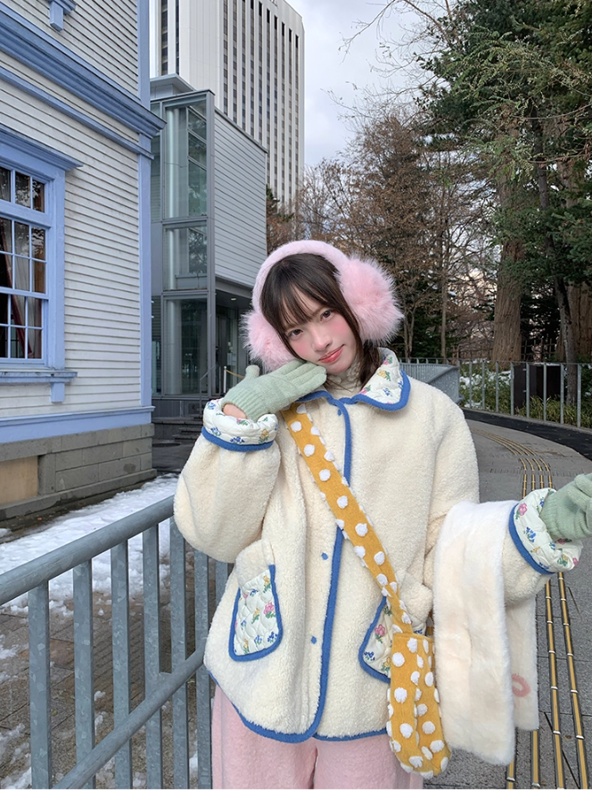 罐头士多所 Reversible Floral Sherpa Padded Jacket