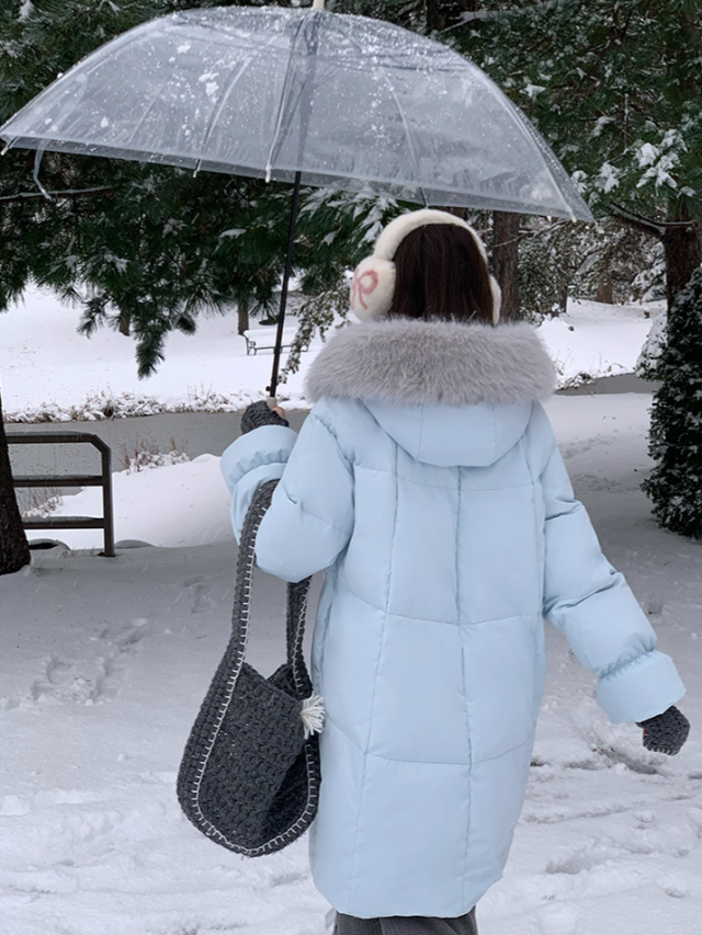 罐头士多所 Sky Blue Mid-Length Down Coat with Bow Detail
