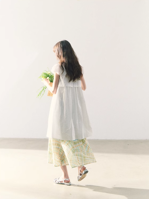 罐头粪便 - White Puff-Sleeve Dress + Forest Plaid Contrast Skirt