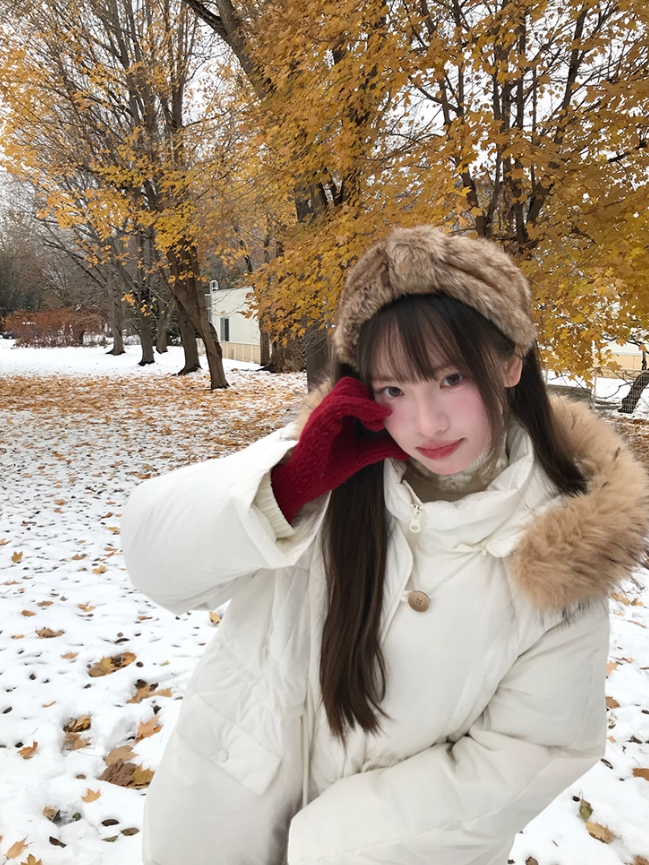罐头士多所 Slim-Fit Hooded Down Parka with Faux Raccoon Fur Trim