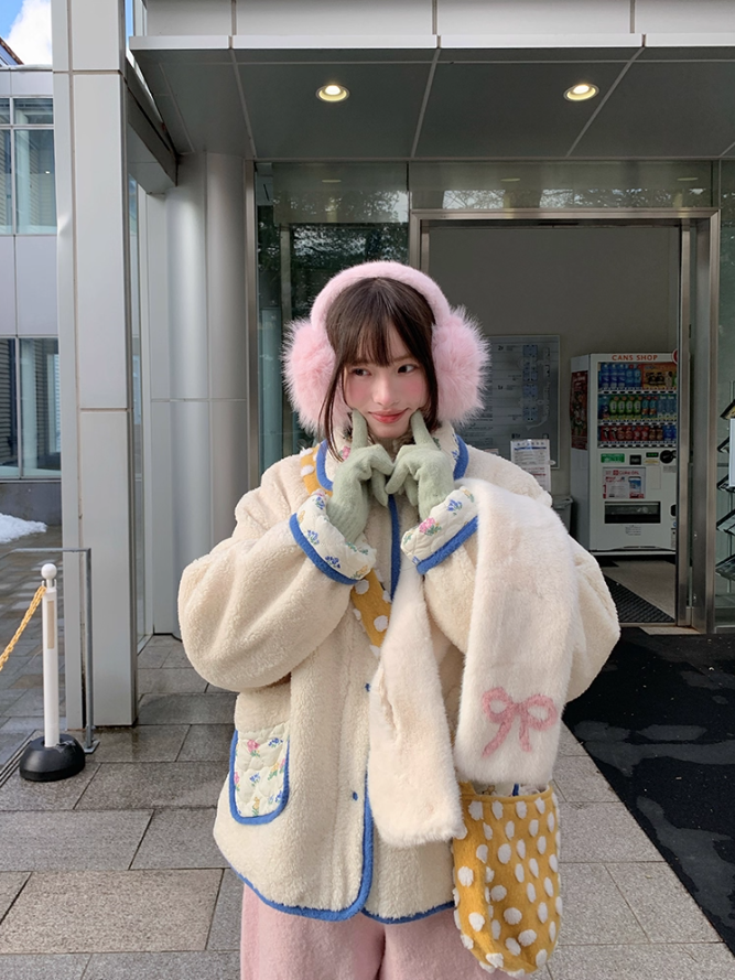 罐头士多所 Reversible Floral Sherpa Padded Jacket
