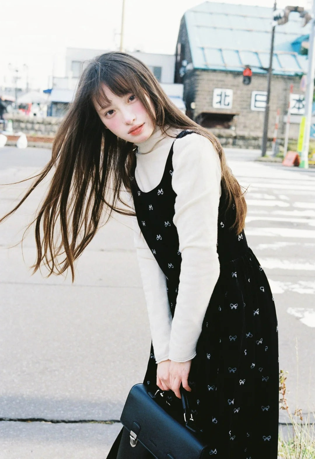 Zzouu - Deep Velvet Black Sleeveless Dress