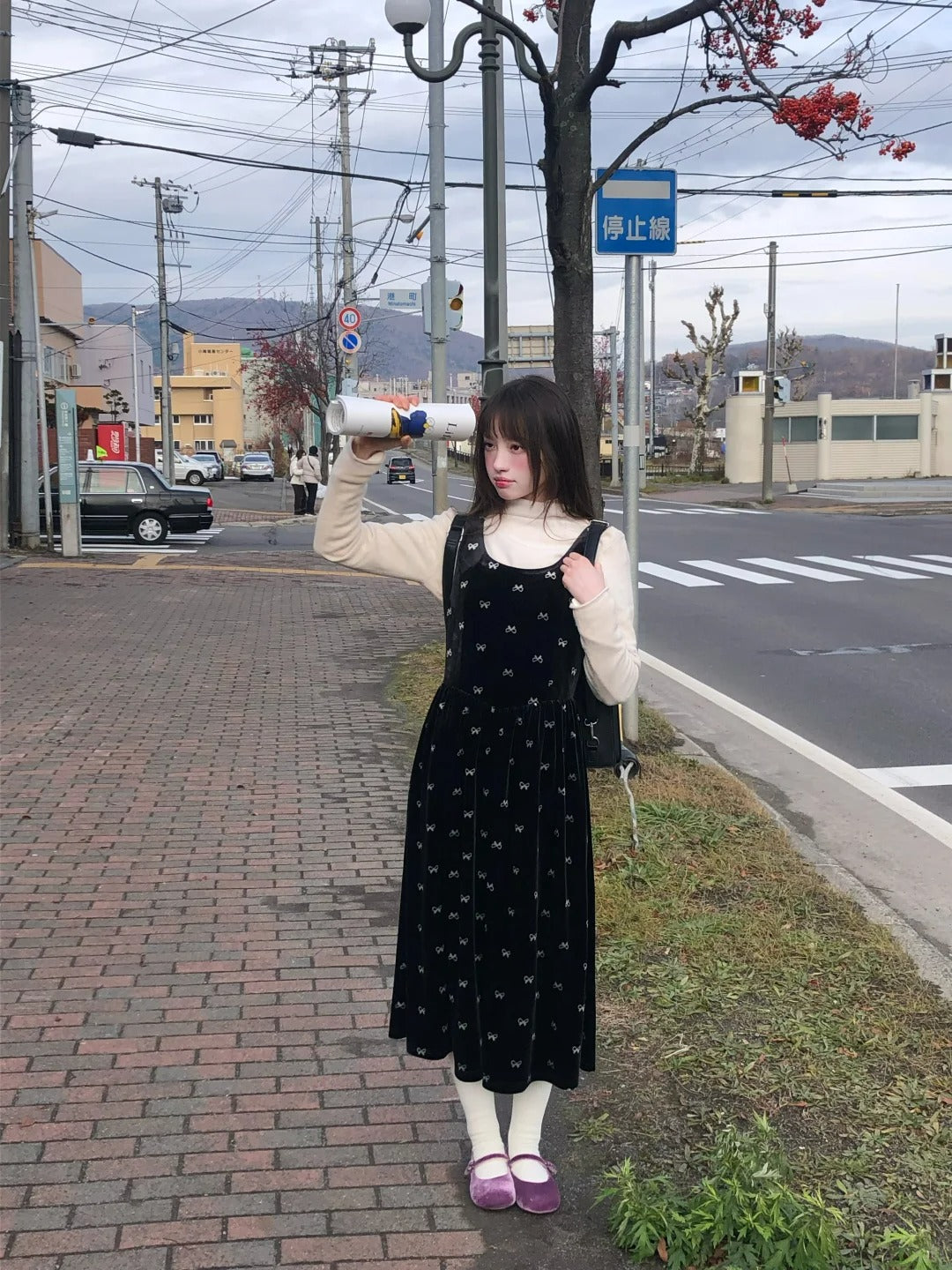 Zzouu - Deep Velvet Black Sleeveless Dress
