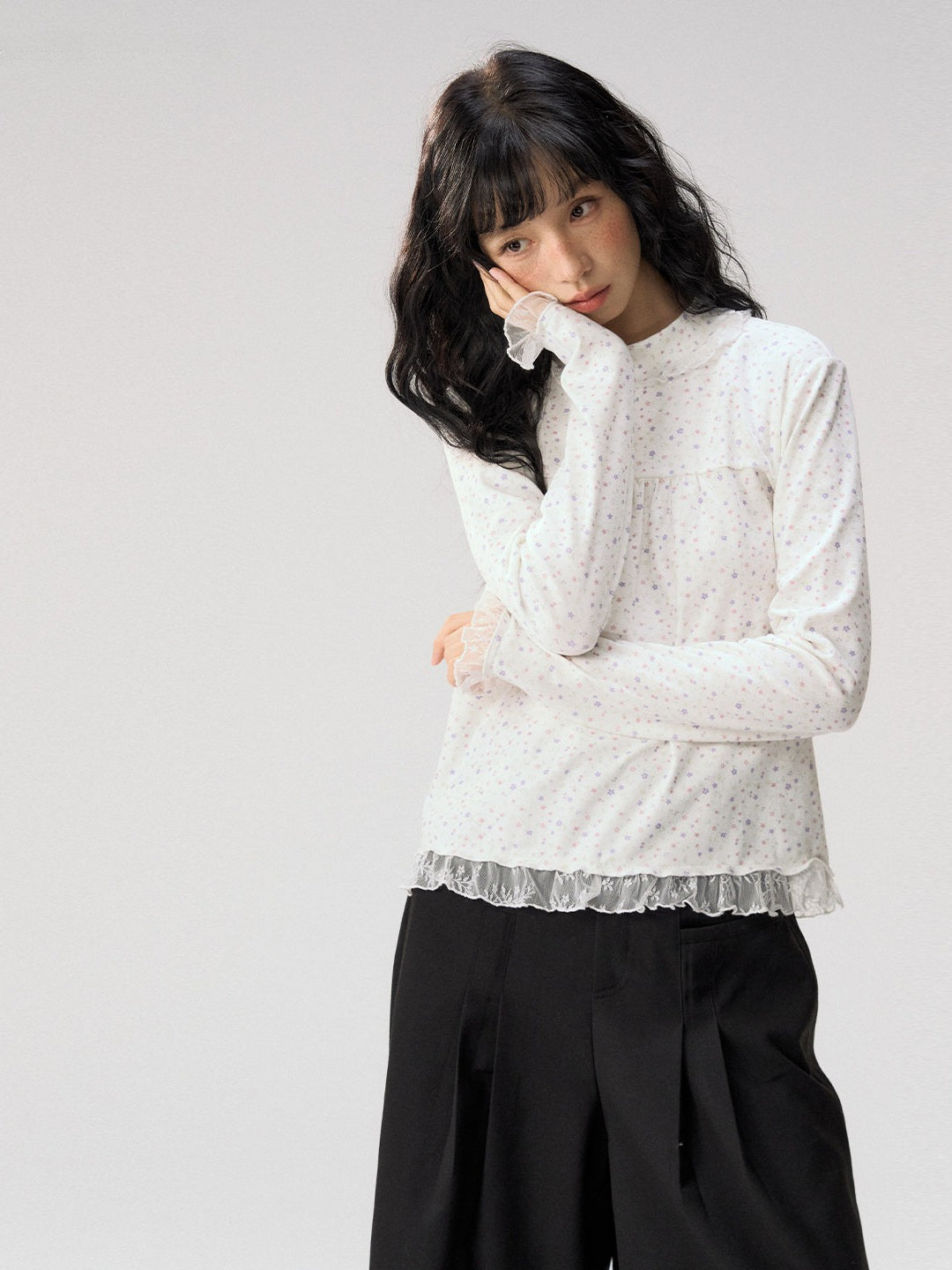 [CAN] "Double Dot Floral Raft" White Floral Lace-Trim Long Sleeve Top