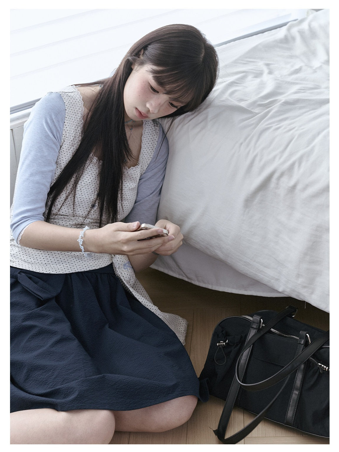 "Blooming Ribbon" Layered Set (Ivory Asymmetric Long-Sleeve Top / Navy Box-Pleated Skirt)