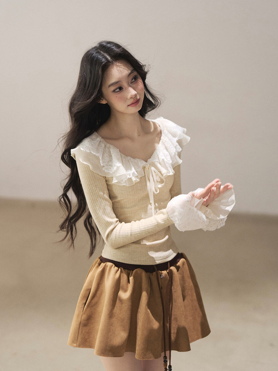 AOMALM - Oatmeal Ruffle Lace Knit Cropped Top