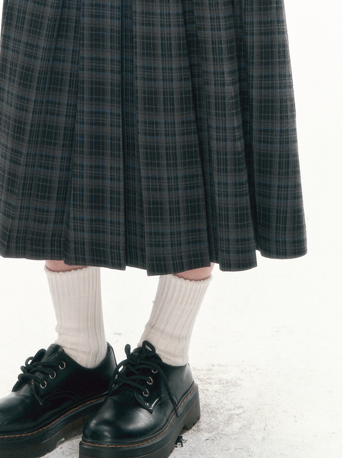 [CAN] Navy Plaid Pleated A-Line Midi Skirt