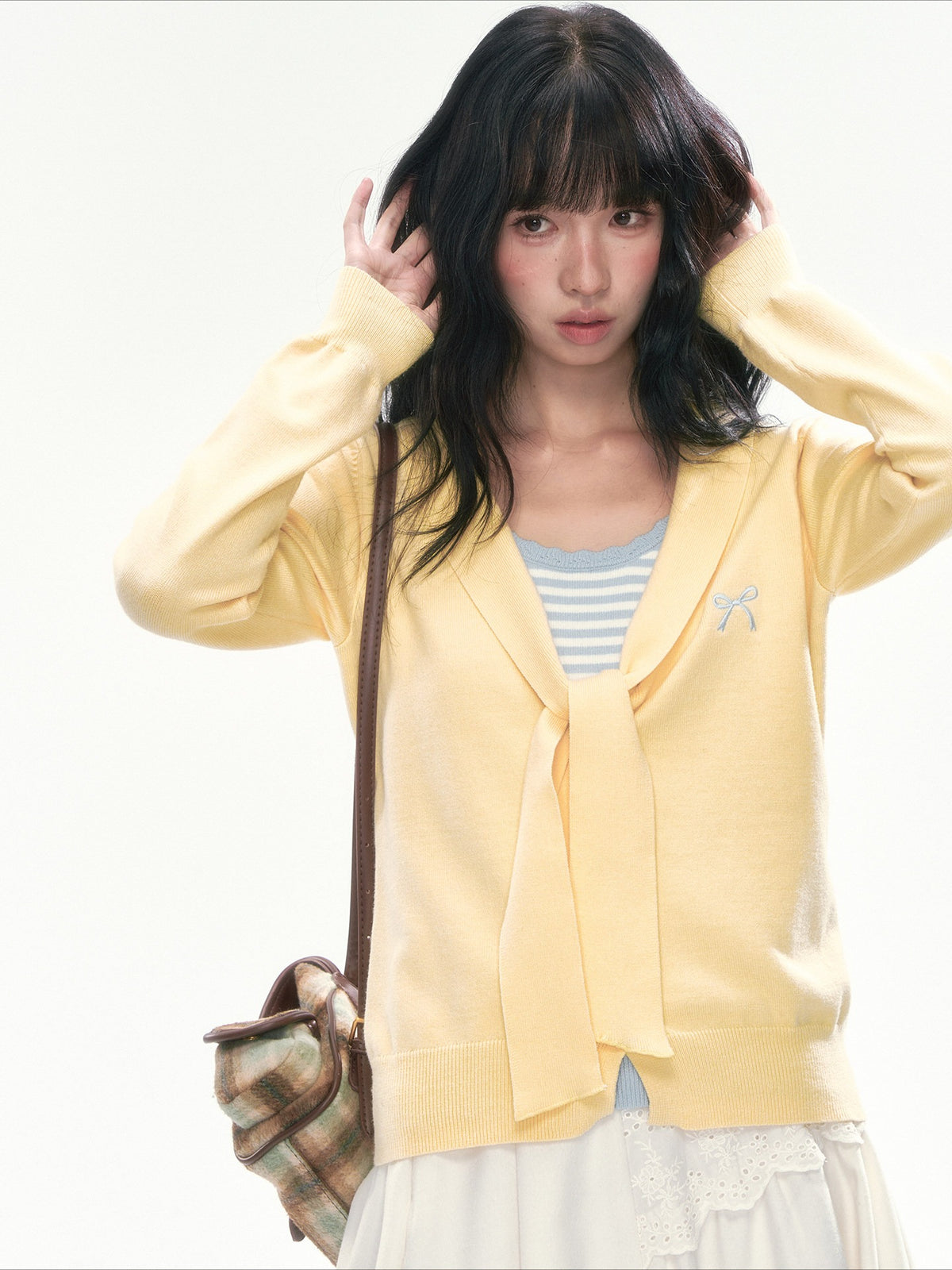 [CAN] Bow Embroidery Knit Cardigan (Blue / Yellow)