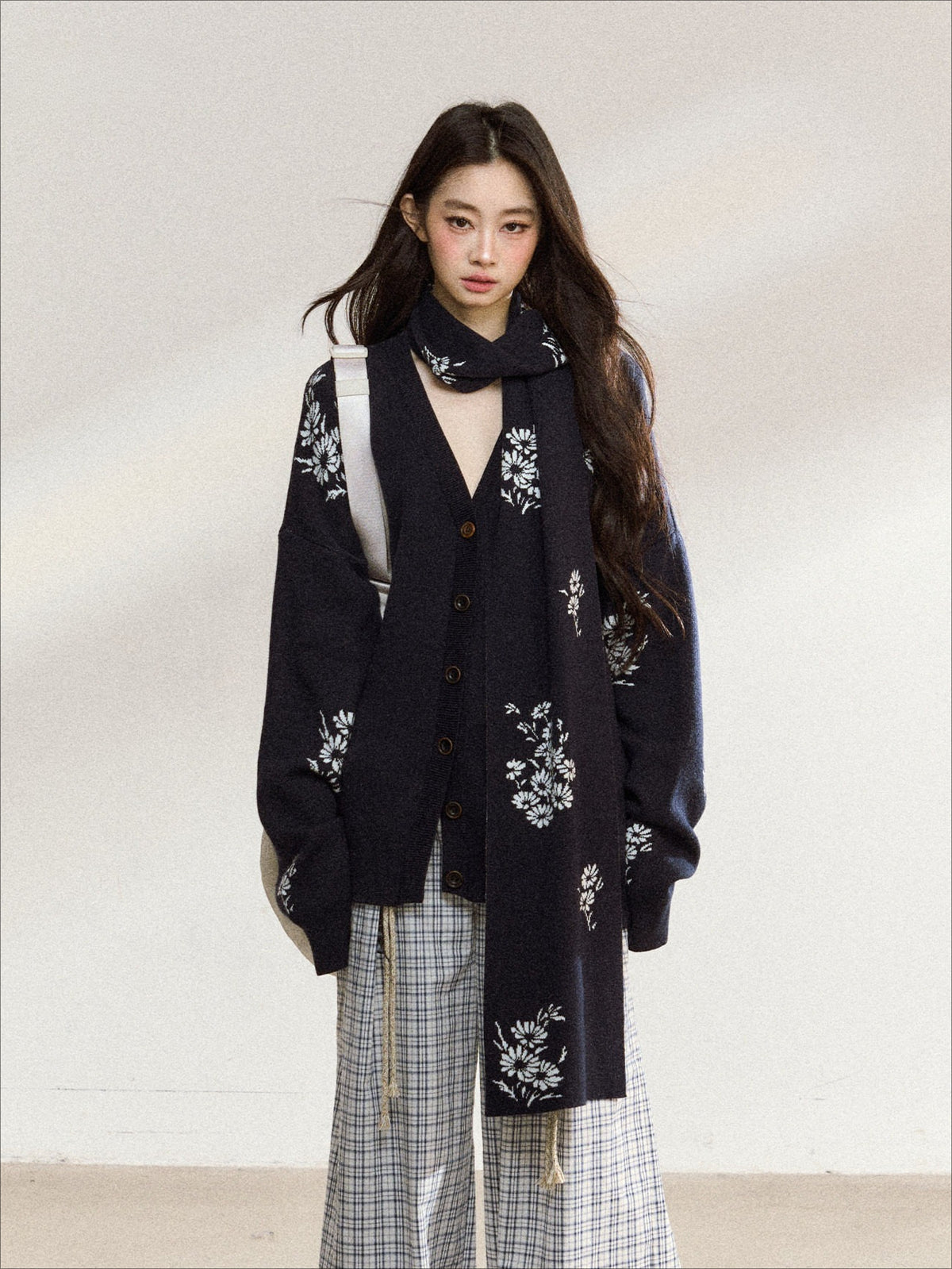 JN's DESIGN - Navy Blue Floral Jacquard V-Neck Cardigan