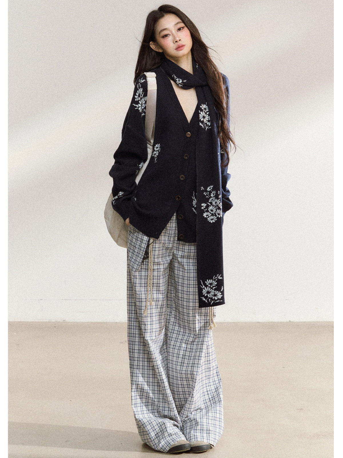 JN's DESIGN - Navy Blue Floral Jacquard V-Neck Cardigan