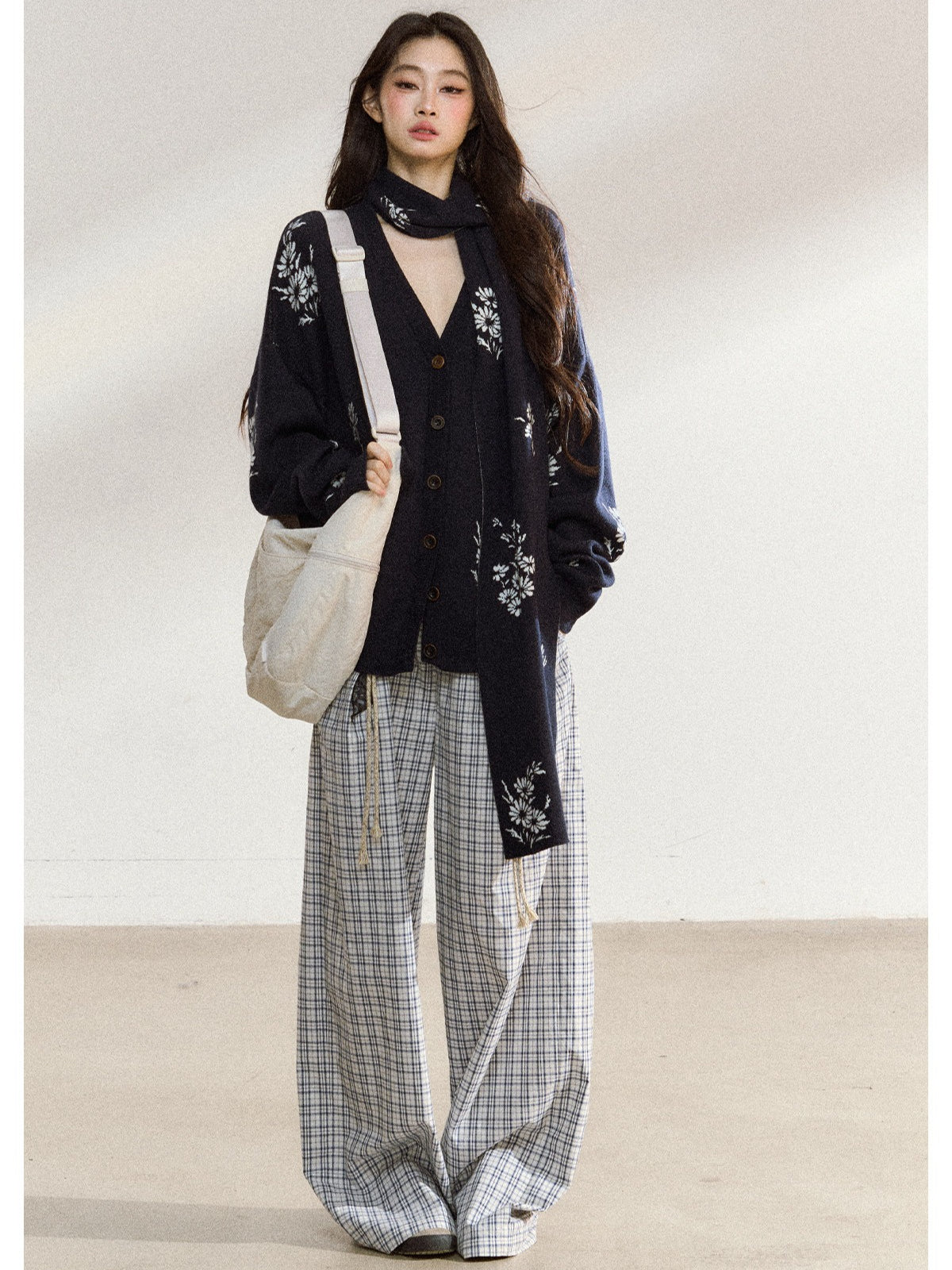 JN's DESIGN - Navy Blue Floral Jacquard V-Neck Cardigan