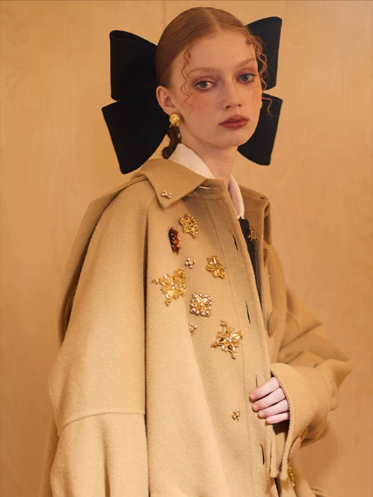 WEANCHEAM Wool Cape Coat | Cat-Ear Hood & Bow Details (Solid Camel/ Black Check)