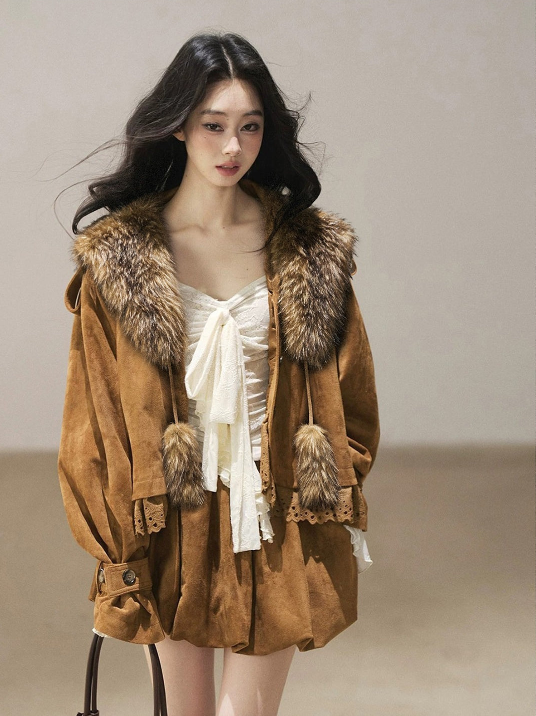 AOMALM - “Velvet Collar in the Evening Breeze” Chestnut Brown Faux Fur Shawl