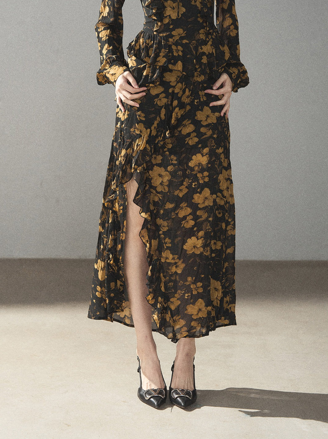 AOMALM - Black & Golden Brown Floral Ruffle Maxi Dress with High Side Slit