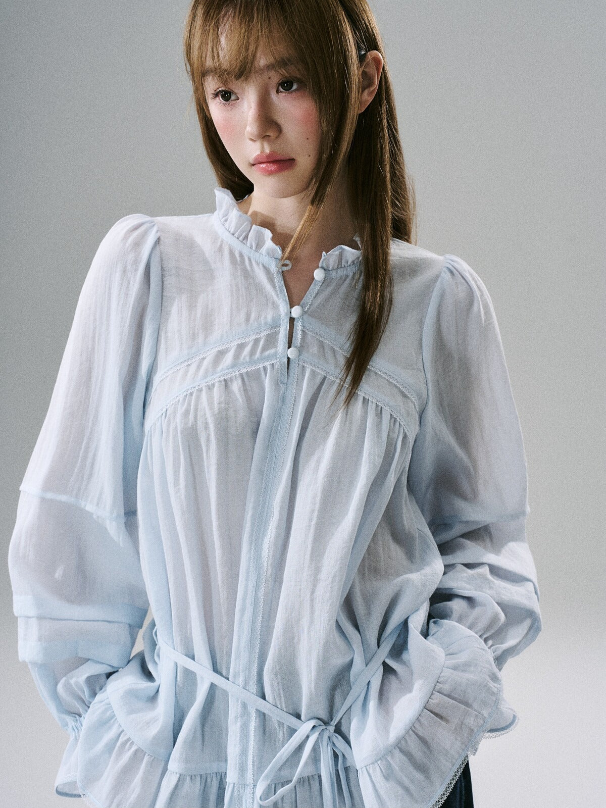 LOST FOREST - Acetate Flower Belt Detail Relaxed Top (White / Blue)