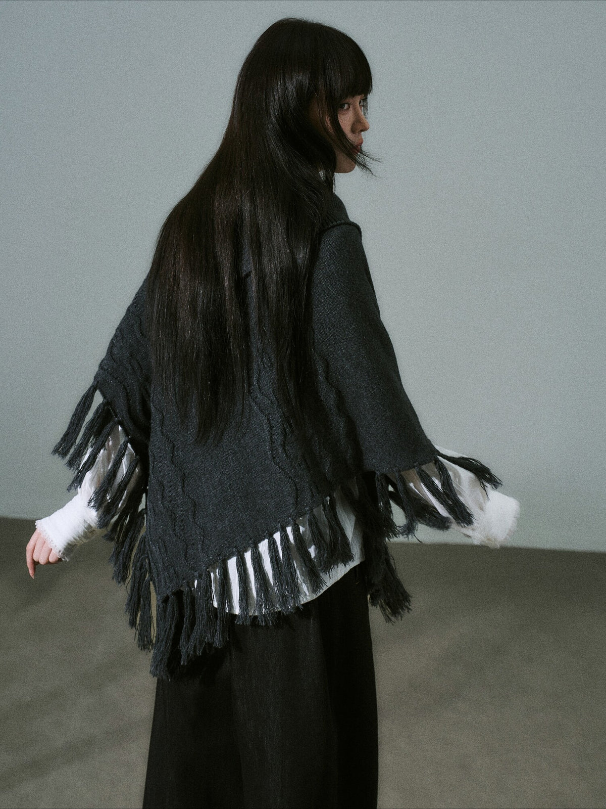 LOST FOREST - Wool-Blend Bow Graphic Fringe Cape Shawl (Coffee / Dark Gray)