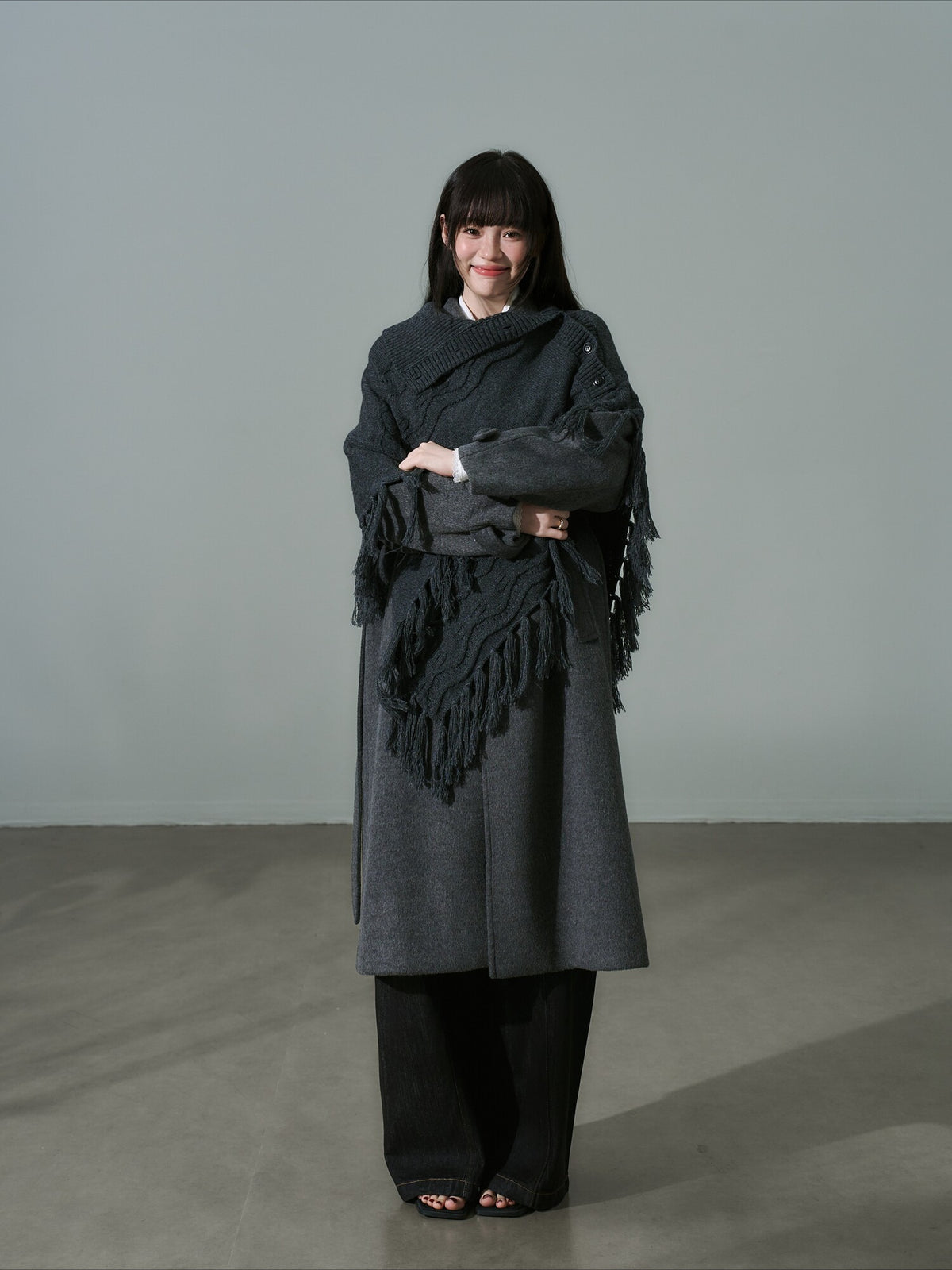 LOST FOREST - Wool-Blend Bow Graphic Fringe Cape Shawl (Coffee / Dark Gray)