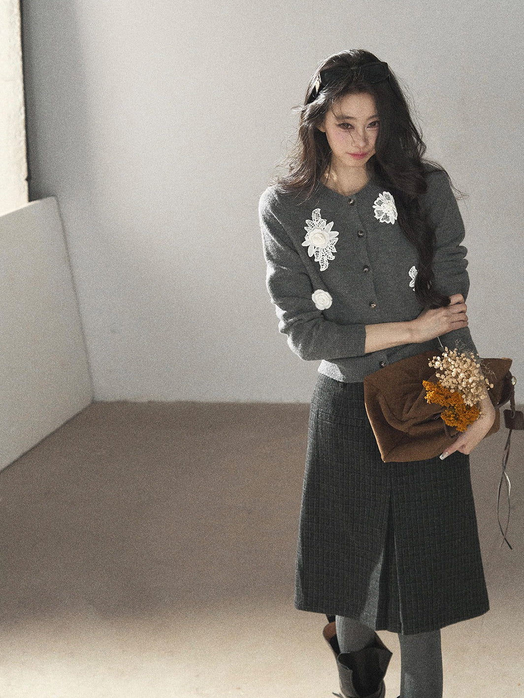 AOMALM - Rich Black Wool-Blend Pleated A-Line Midi Skirt