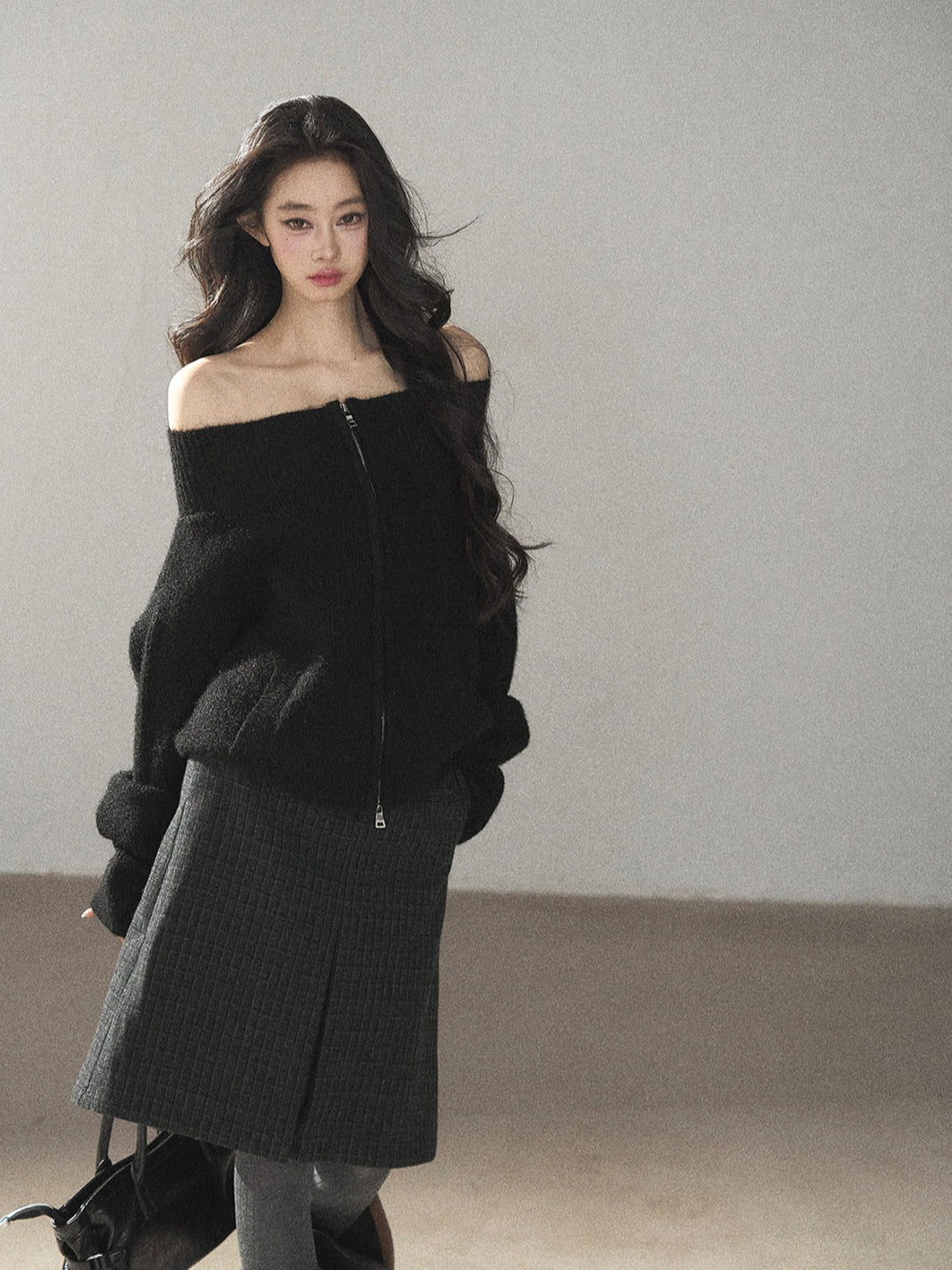 AOMALM - Quiet Black Wool-Blend Cropped Knit Jacket