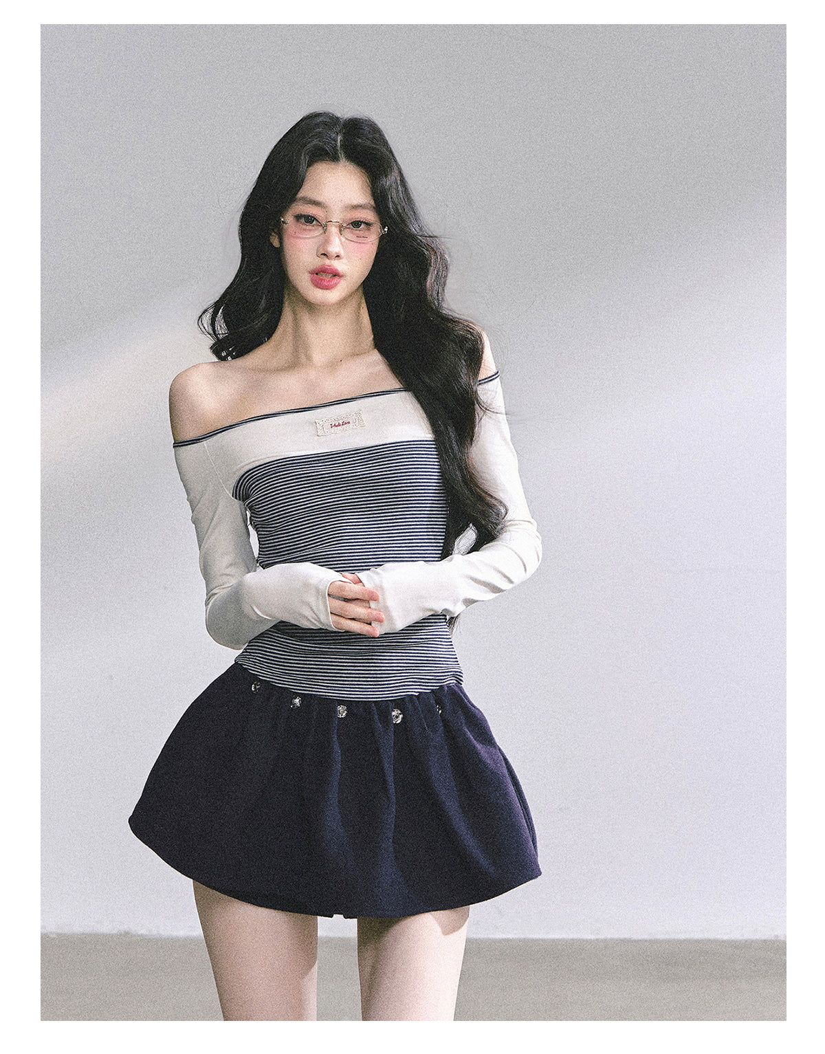 少也眼 "Miu-Style K-Girl" Off-Shoulder Long-Sleeve Tee 4563486