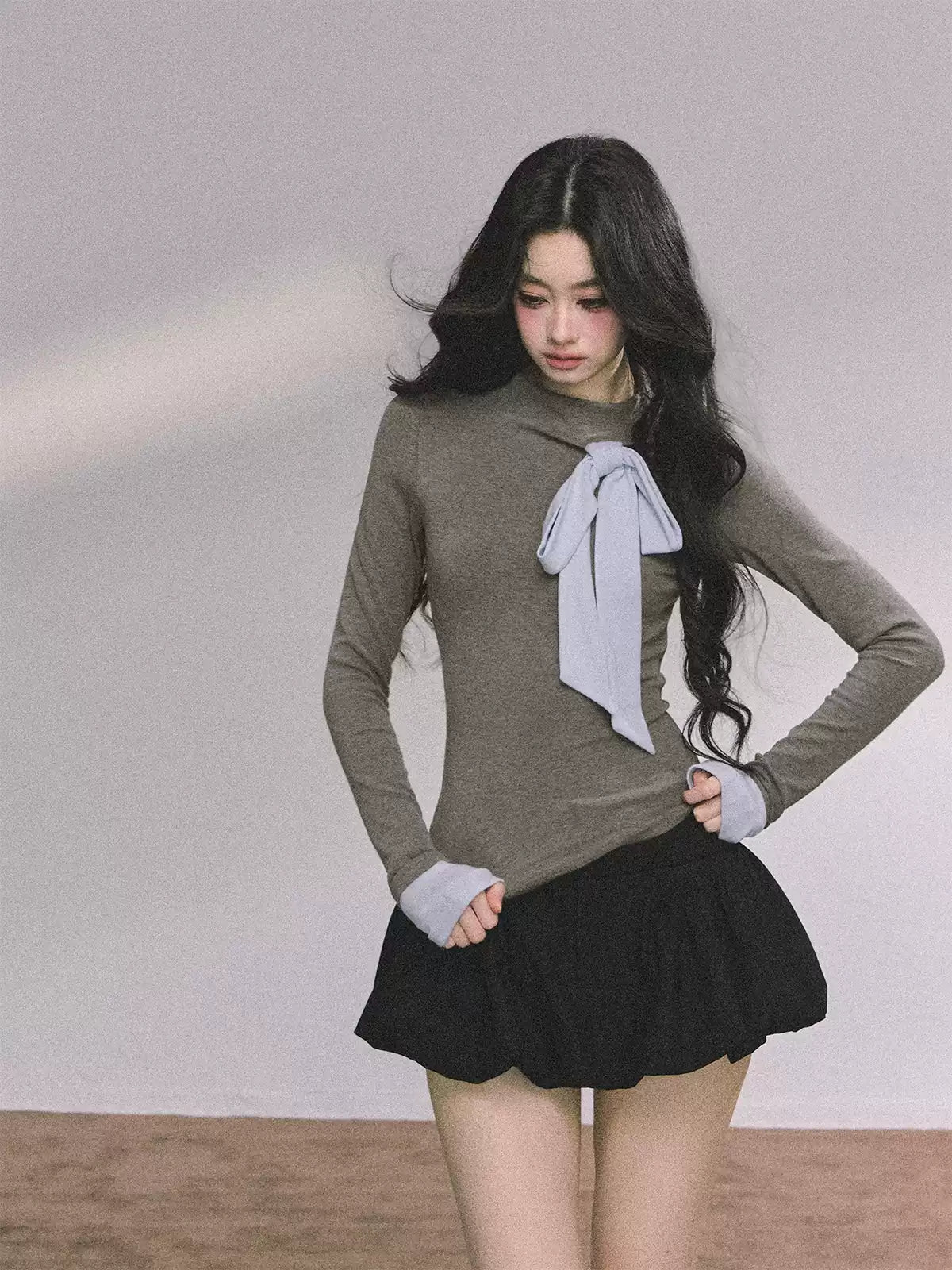 少也眼 Chanel-Inspired Loose Fit Tweed Jacket + Gray Top