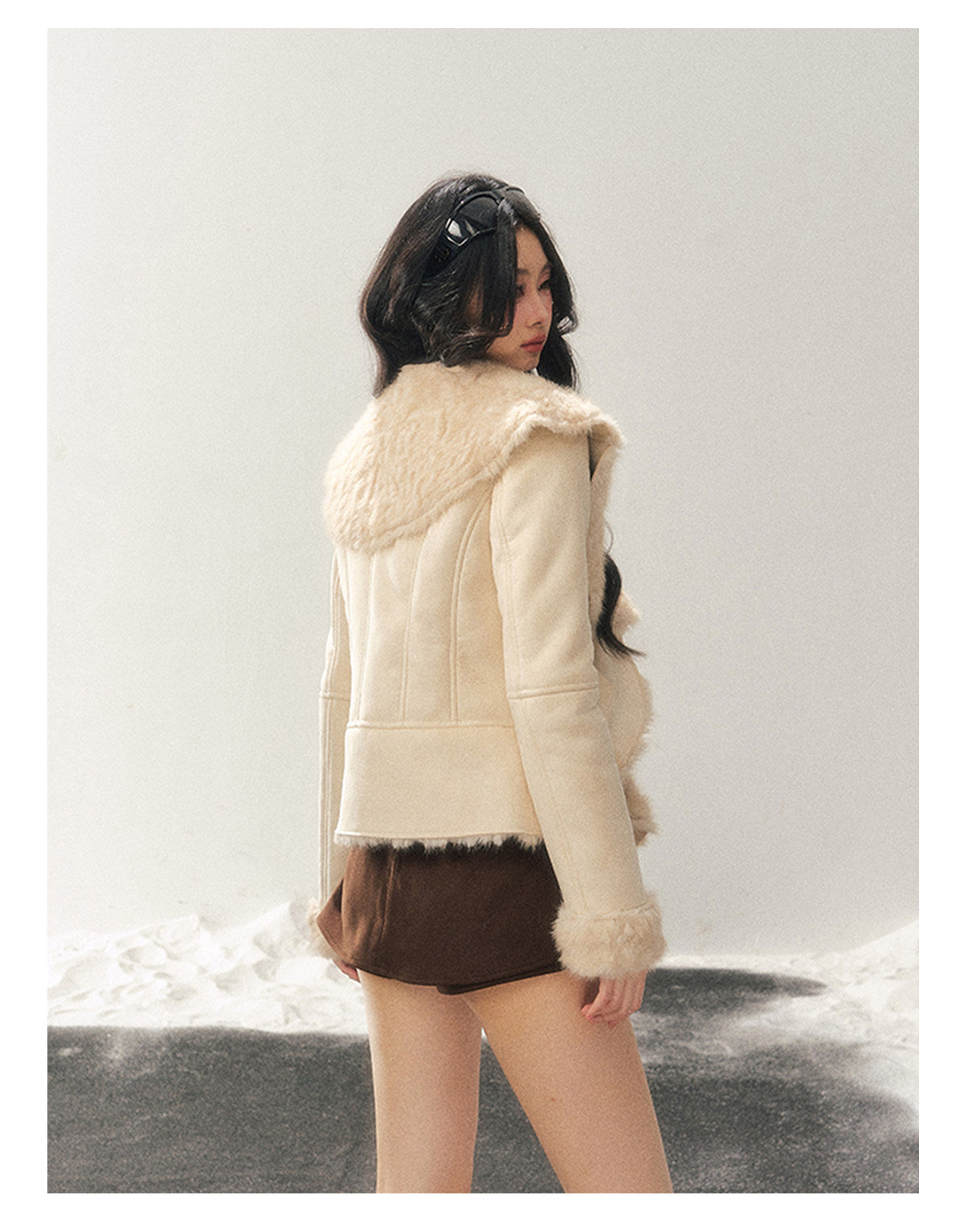 少也眼 “Pure White Enfolds Me” Faux Shearling Tie-Front Jacket