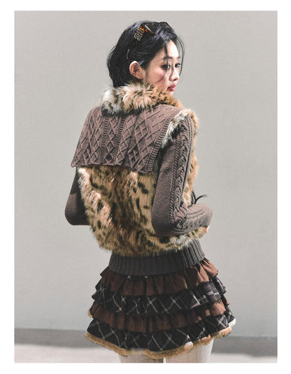 少也眼 “She Walks Through the Wild” Khaki Faux Fur–Panel Jacket 7474151