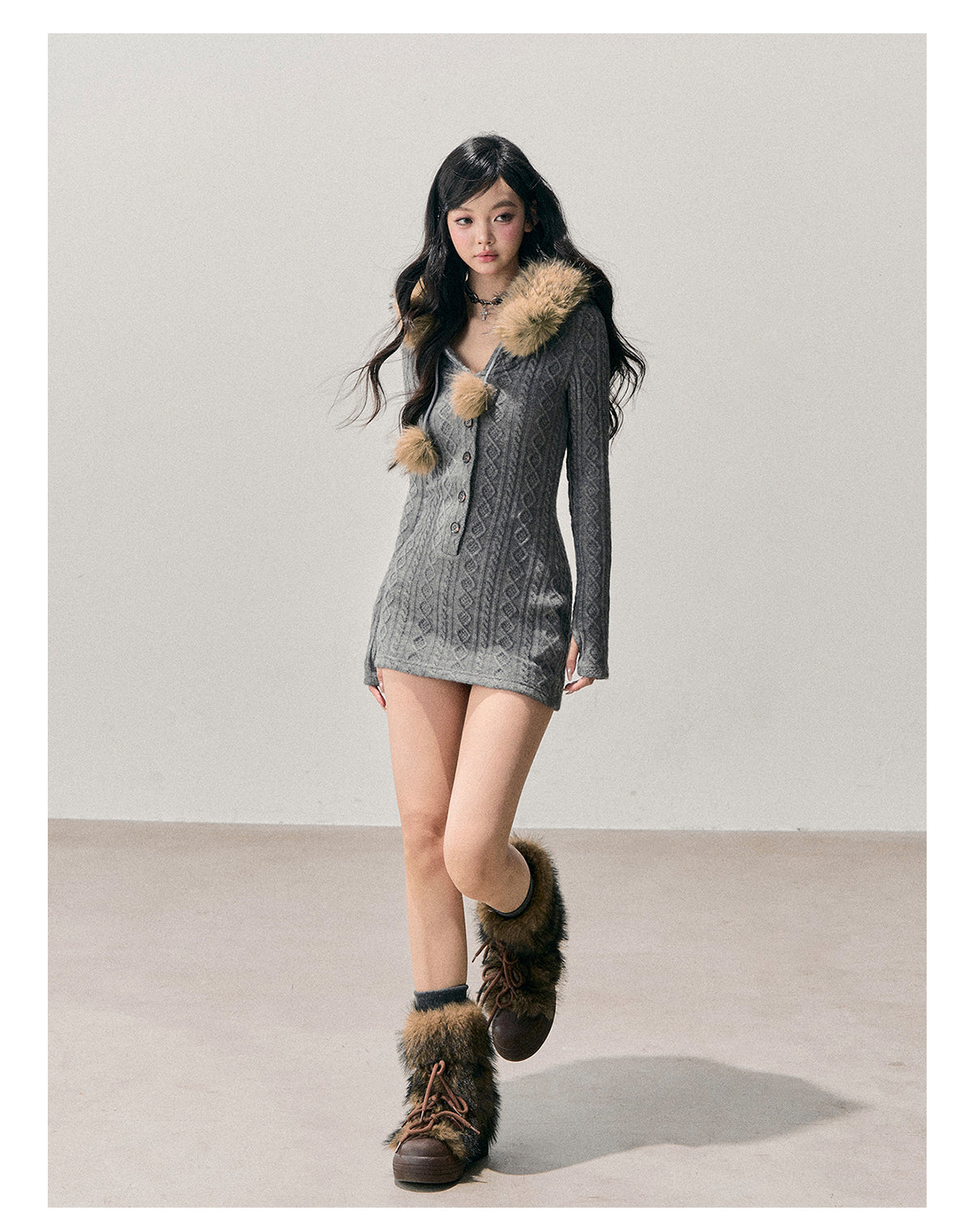 少也眼 “She Arrives Like Duskfall” Rib-Knit Bodycon Dress with Detachable Fur Collar 68485