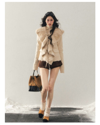 少也眼 “Pure White Enfolds Me” Faux Shearling Tie-Front Jacket