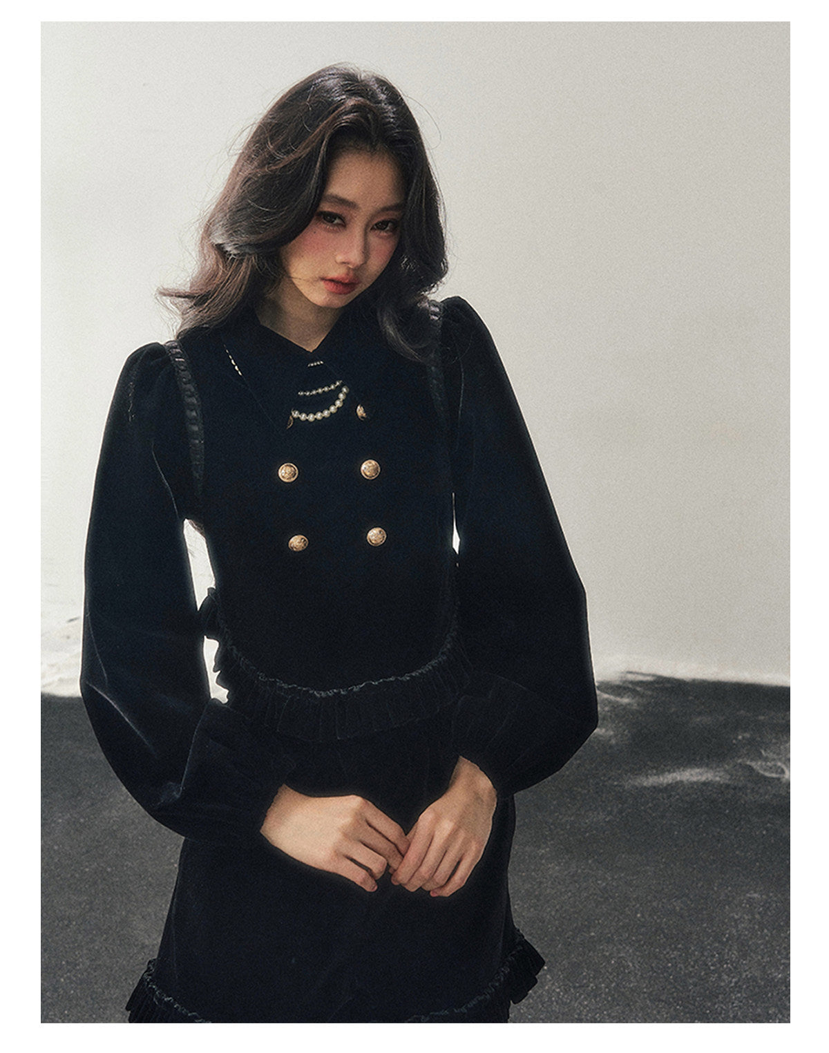 少也眼 “The Seventh Nocturne” Black Velvet French-Style Jacket & Shorts Set