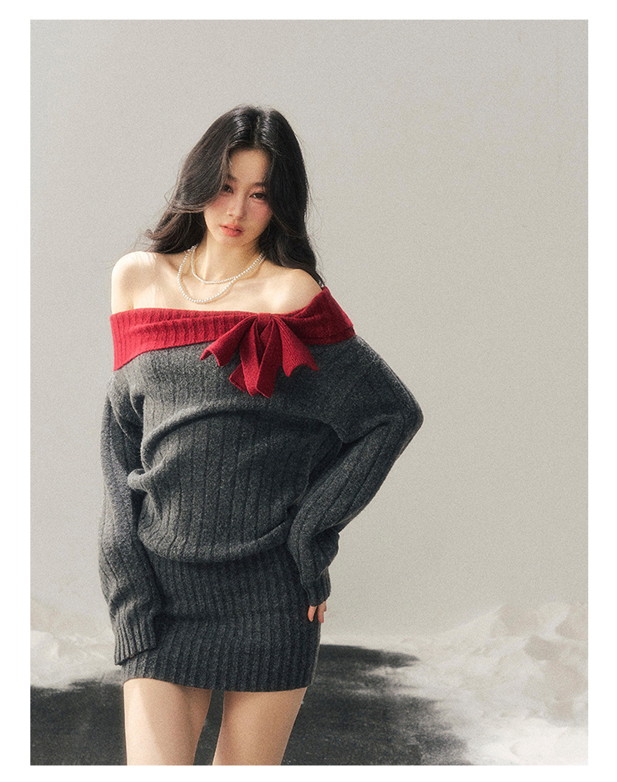 少也眼 "Snowbound Memories" Off-Shoulder Color-Block Knit Mini Dress
