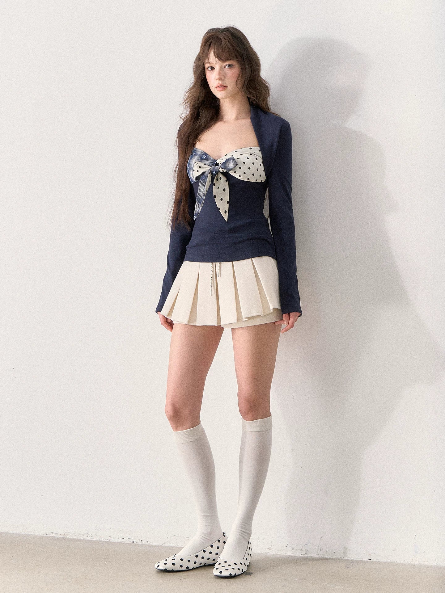 [TMMG] “Leg-Lengthening Essential” — Sweet Cream Pleated Mini Skirt