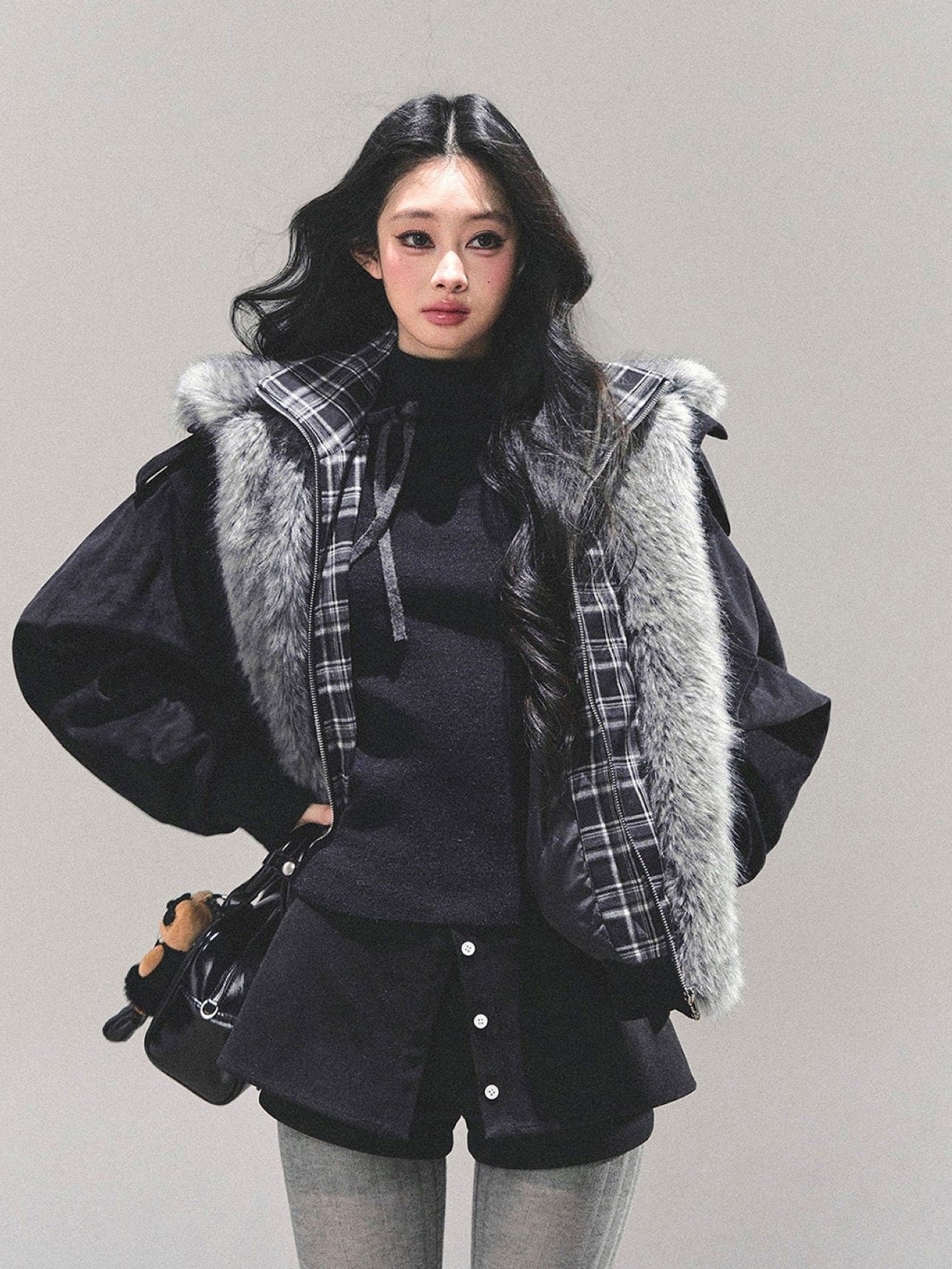 少也眼 "Endless Freedom" Detachable Faux Fur Layered Black Jacket