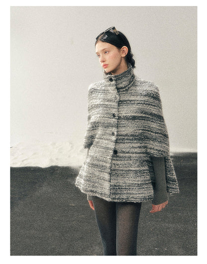 少也眼 "Soft-Focus Warmth" Tweed Cape Coat - Silver Grey