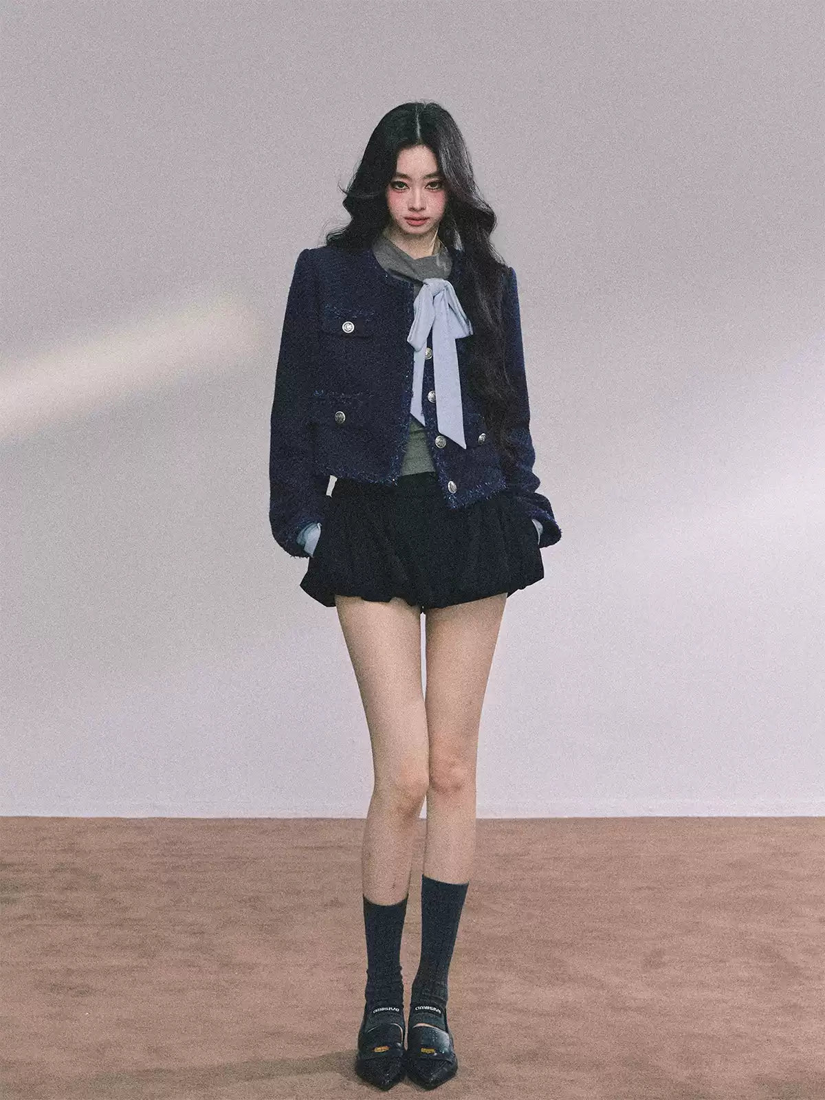 少也眼 Chanel-Inspired Loose Fit Tweed Jacket + Gray Top