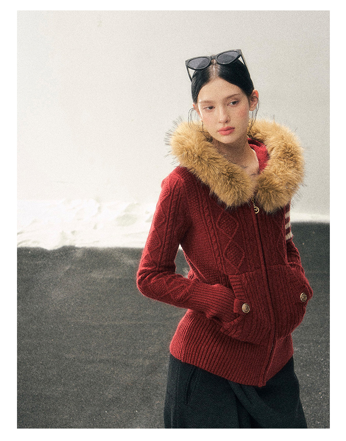 181225 “Only She Walked Through” Millennium Red Hooded Knit Cardigan