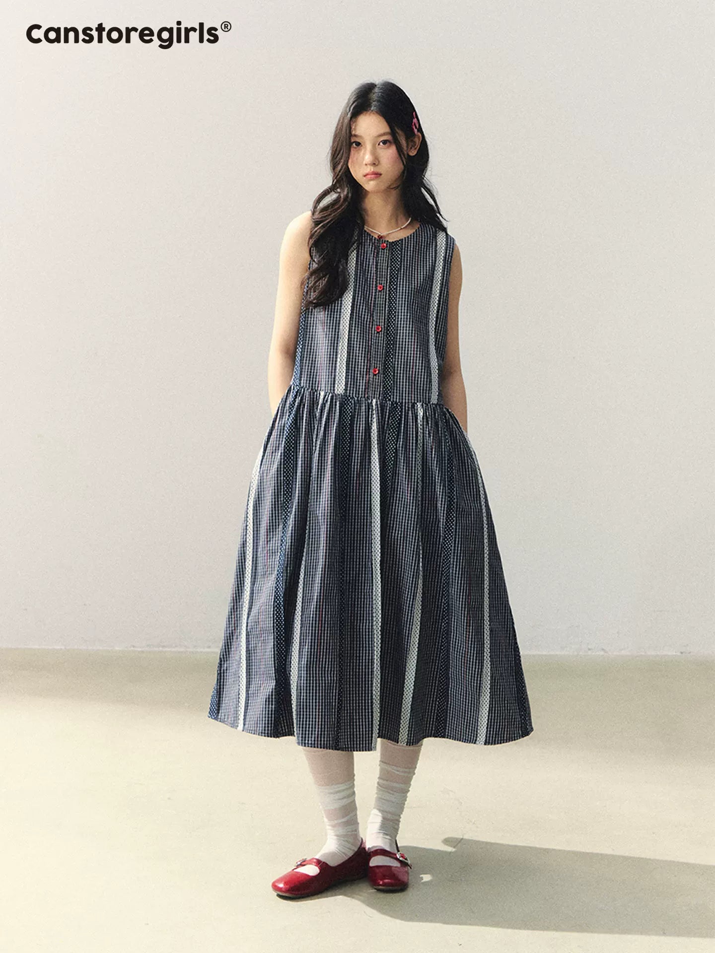 "Red Pulse in Monochrome" Plaid Sleeveless Dress with Red Button LL2026027