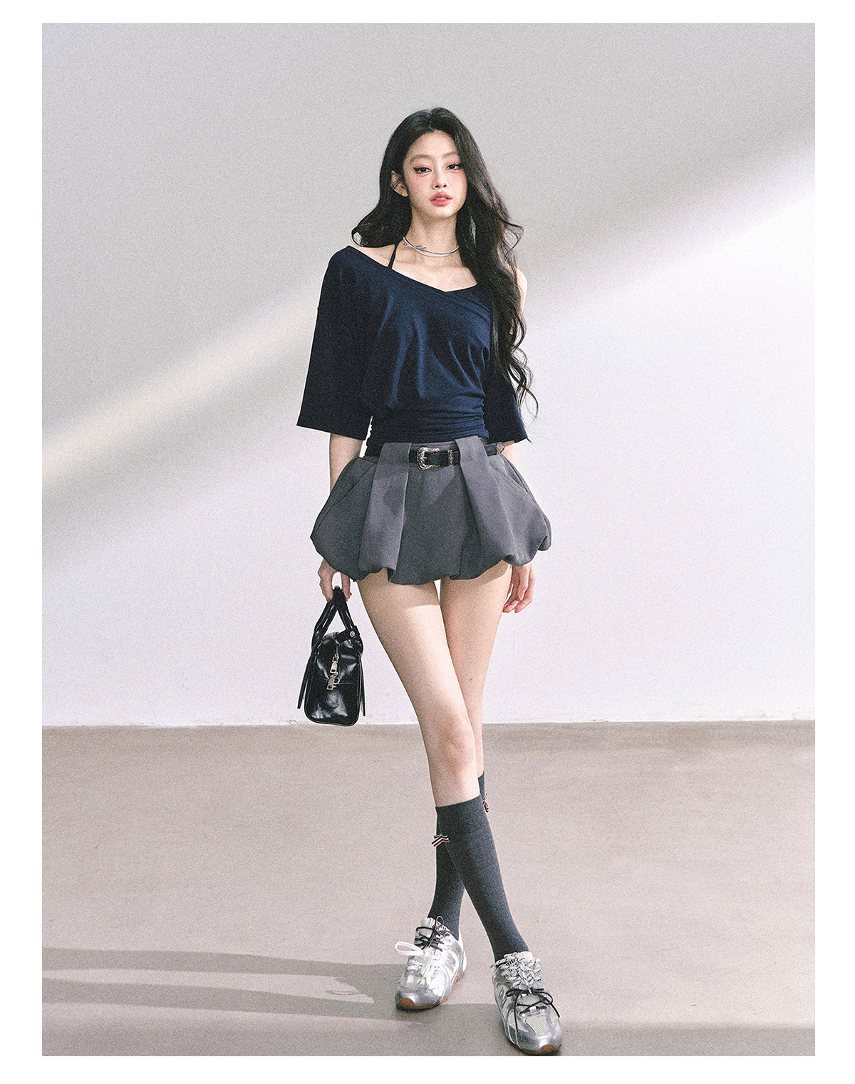 少也眼 “Smart Relax” Asymmetric Halter Short Tee - Navy