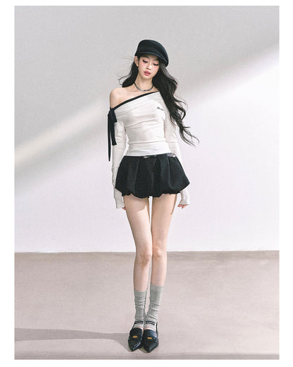 少也眼 "Sweet Temptation Spiral" Asymmetric Off-Shoulder Long-Sleeve Crop Tee - White