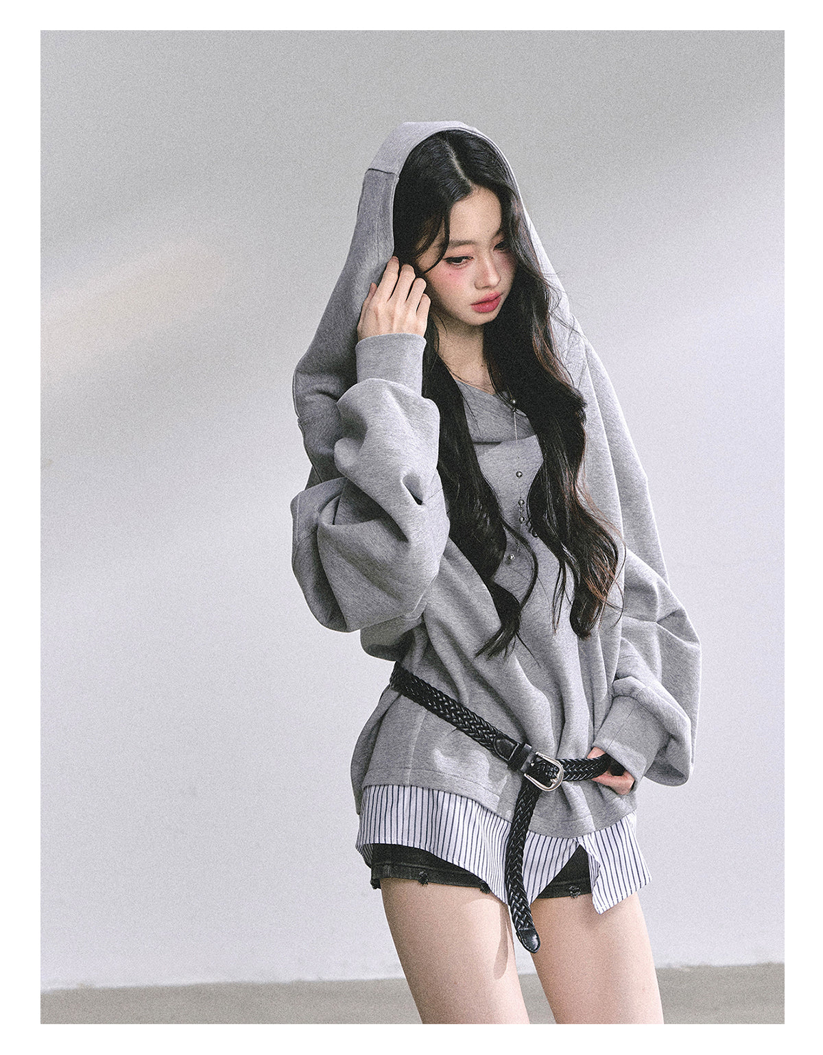 少也眼 ""Yale-Inspired Girl" Faux-Layered Oversized Hoodie with Belt 4536486