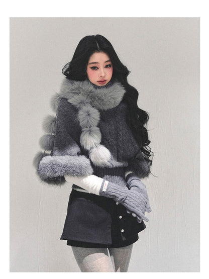 少也眼 “Passing by Her Side" Faux Fox Fur Scarf - Gray