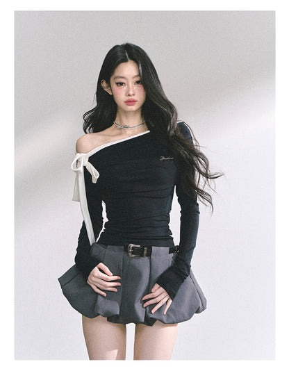 少也眼 "Sweet Temptation Spiral" Asymmetric Off-Shoulder Long-Sleeve Crop Tee - Black