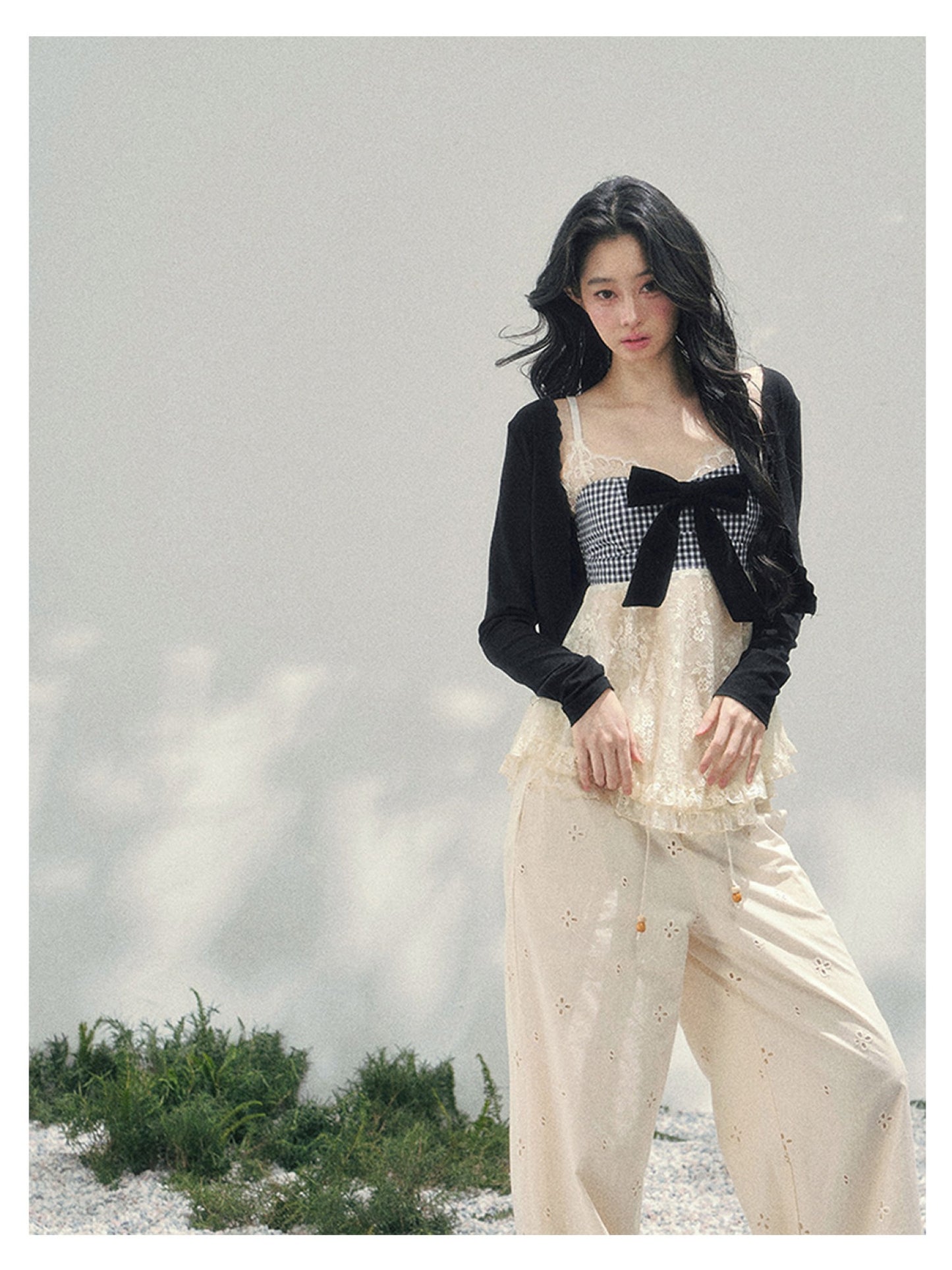 少也眼 “She Walked Through Bloom” Bow Lace Plaid Two-Piece Top Set 8543241