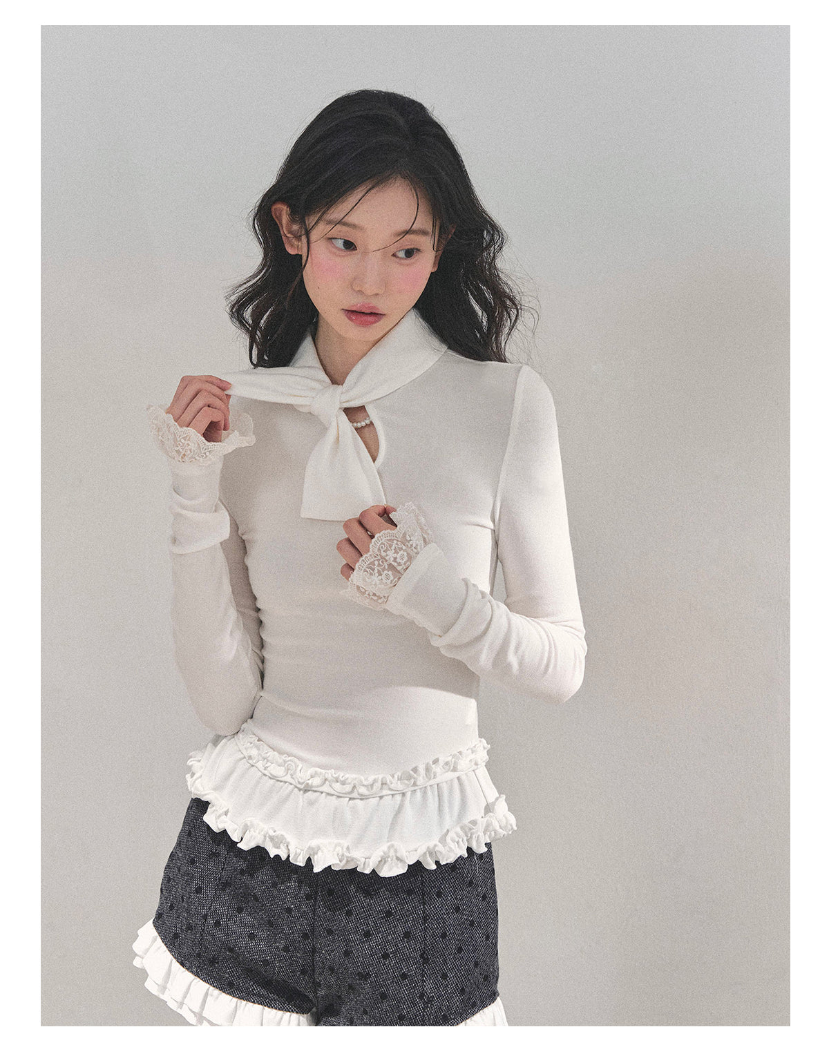 少也眼 “She Breaks the Moonlight” Ruffled Lace Knit Tee 11.18-3
